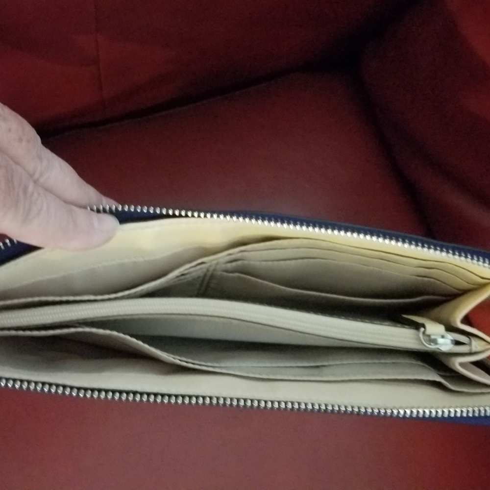 Coach Wallet/Wristlet - Picture 4 of 9